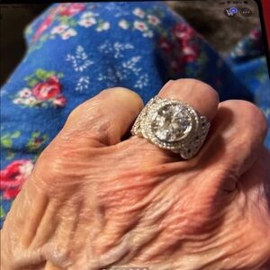 Dazzling Silver Women's Ring